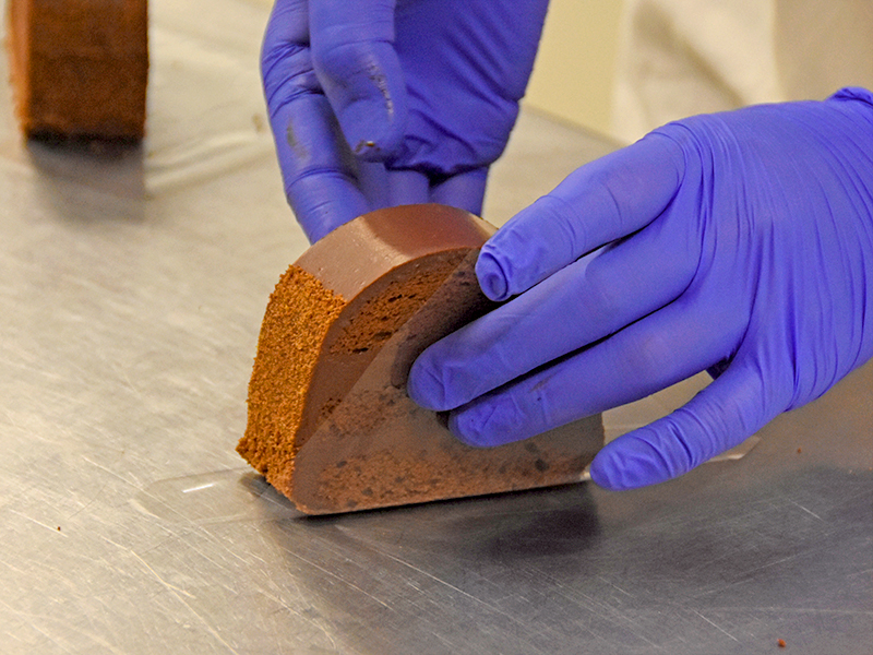 カカオの香りとコクを丁寧に引き出したチョコレートケーキ